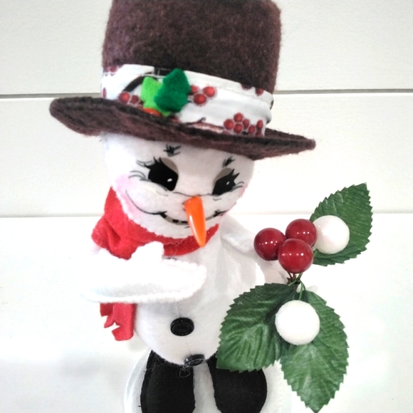 Annalee 9 " Winter Berry Snowman ⛄ - Picture 2 of 6